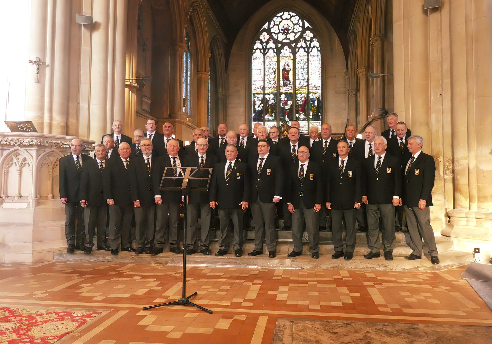 caldicot-male-voice-choir-church-singing