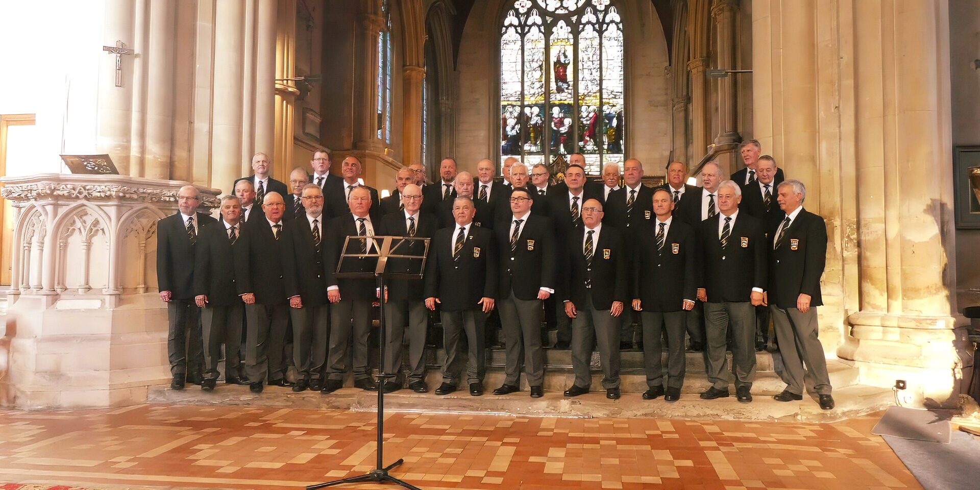 caldicot-male-voice-choir-church-singing